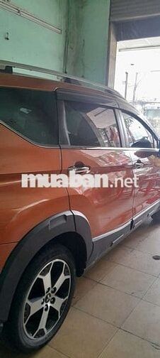 Mitsubishi Xpander Cross 7 chỗ màu Cam