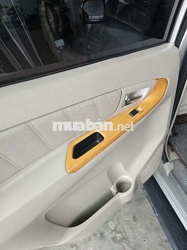 Toyota Innova V Số tự động Bạc 114.126 km