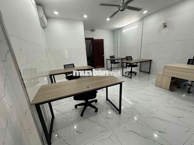 Cho thuê văn phòng KĐT Vạn Phúc sẵn nội thất 8 triệu/tháng