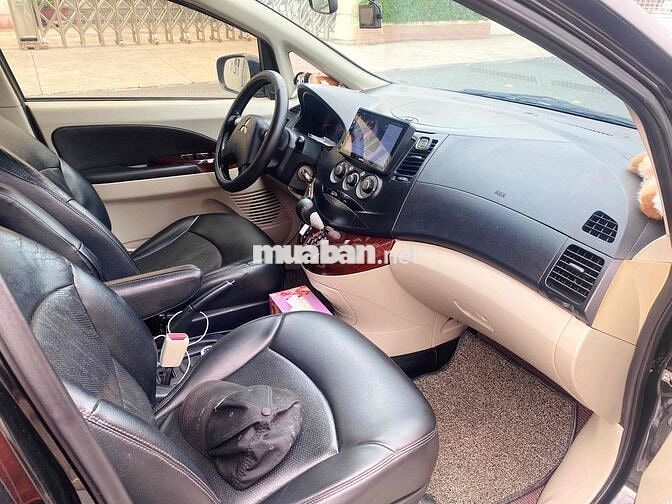 Mitsubishi Grandis 2009 Đen