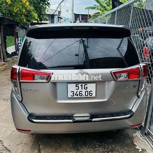 Toyota Innova 2.0E 2017 Số sàn Bạc
