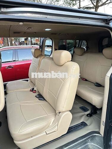 Hyundai Starex 9 chỗ màu Xám