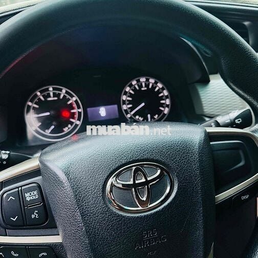 Toyota Innova 2.0E 2017 Số sàn Bạc
