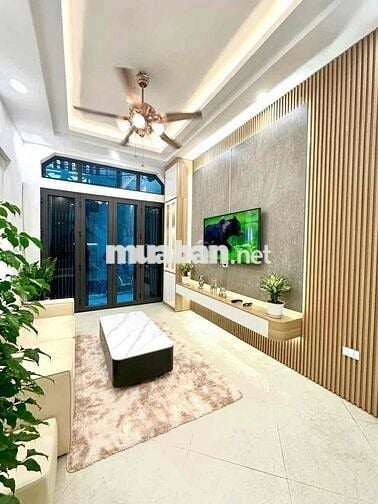 Nhà Đẹp Cầu Giấy 30m2 - 5 Tầng - Gần Phố - Ngõ Thông - Ở Ngay - Hiếm