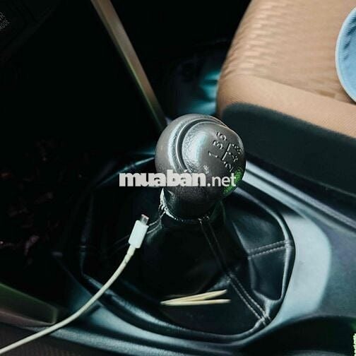 Toyota Innova 2.0E 2017 Số sàn Bạc