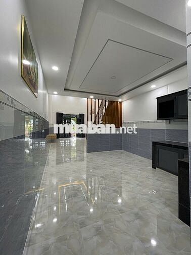 🏡 BÁN NHÀ 1 TRỆT 1 LỬNG ĐỐI DIỆN CÔNG VIÊN – LONG HẬU