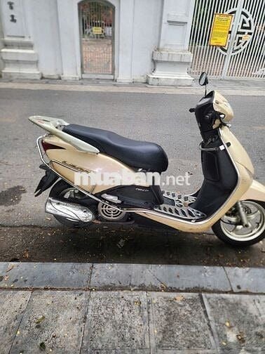 Honda Lead 110 đời 2011 màu Vàng kem