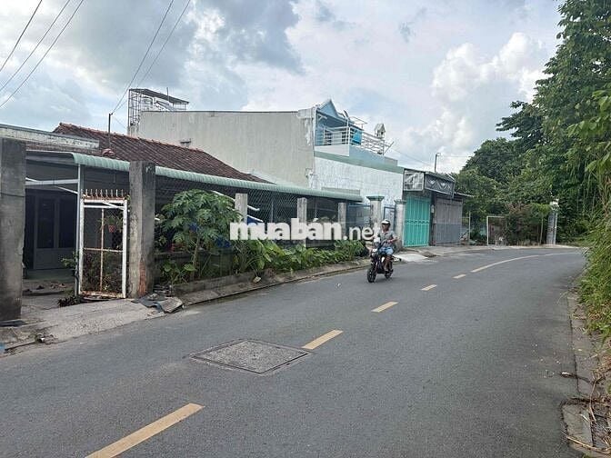 Đất 20x19m SHR Kdc sát sân banh thới tứ thị trấn H.Mon
