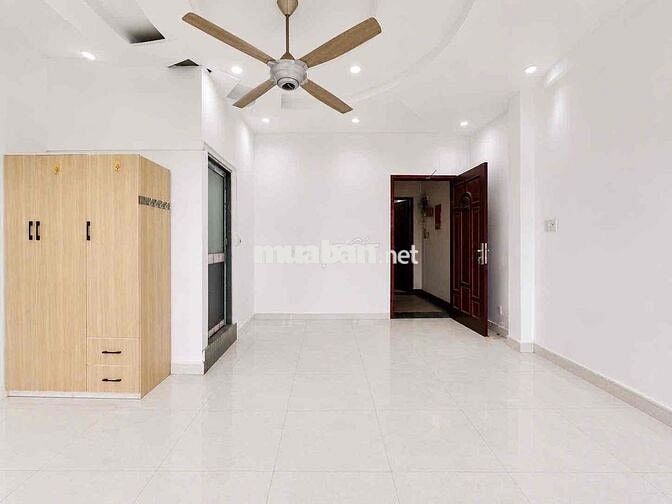 SIÊU PHẨM STUDIO BAN CÔNG NGÂY ĐẦM SENN