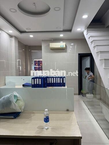 CHO THUÊ NHÀ HẺM XE HƠI D2 4,2X20M CÓ THANG MÁY NHÀ MỚI
