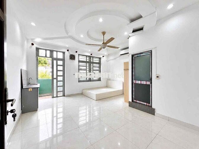 SIÊU PHẨM STUDIO BAN CÔNG NGÂY ĐẦM SENN