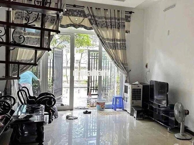 Cho thuê nhà 2 tầng mặt tiền Triệu Quốc Đạt-Cẩm Lệ Full nội thất