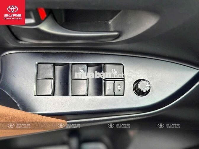 Toyota Innova 2.0E 2019 siêu đẹp