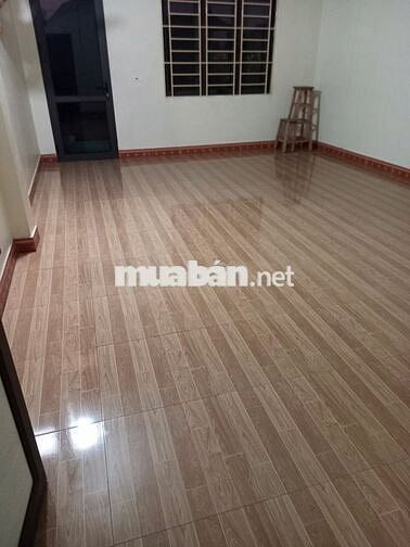 Cho thuê nhà 65m2x3 tầng, mặt đường Trường Chinh, vừa ở vừa kinh doanh