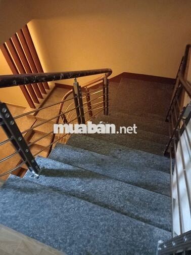 Cho thuê nhà 65m2x3 tầng, mặt đường Trường Chinh, vừa ở vừa kinh doanh
