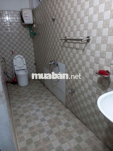 Cho thuê nhà 65m2x3 tầng, mặt đường Trường Chinh, vừa ở vừa kinh doanh
