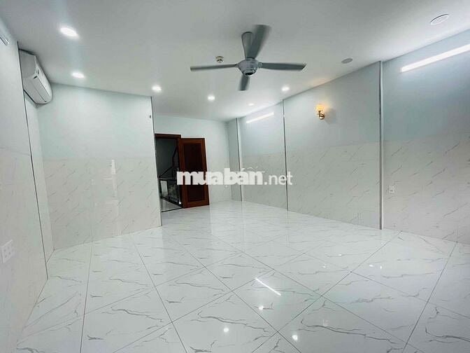 Nguyên căn 5x22m - Hầm 4 Tầng , 1mb 6pn giá 33 triệu tại Vạn Phúc City