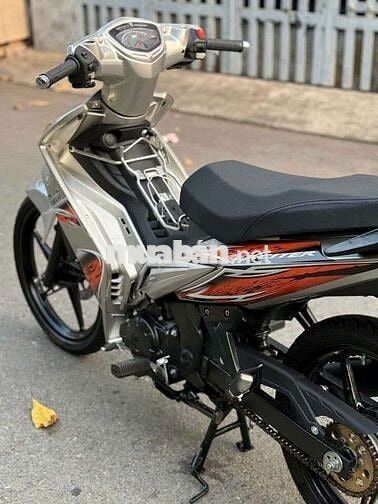 1s9a xuống áo