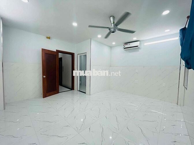 Nguyên căn 5x22m - Hầm 4 Tầng , 1mb 6pn giá 33 triệu tại Vạn Phúc City