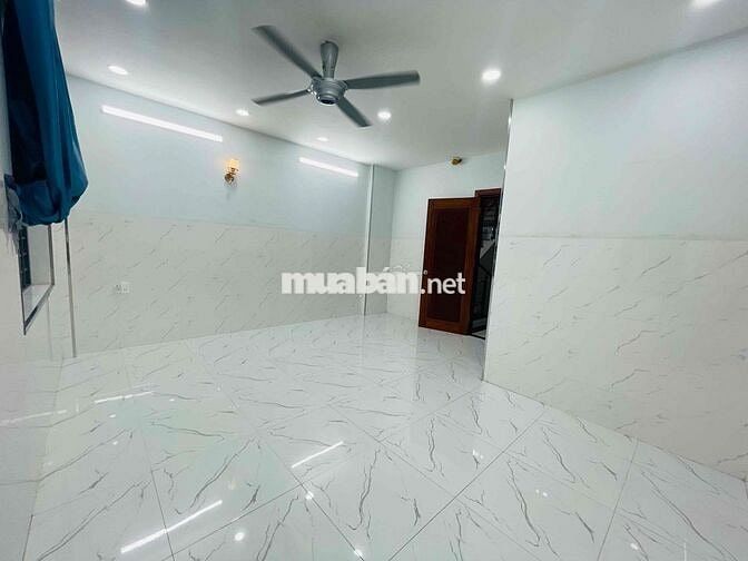 Nguyên căn 5x22m - Hầm 4 Tầng , 1mb 6pn giá 33 triệu tại Vạn Phúc City