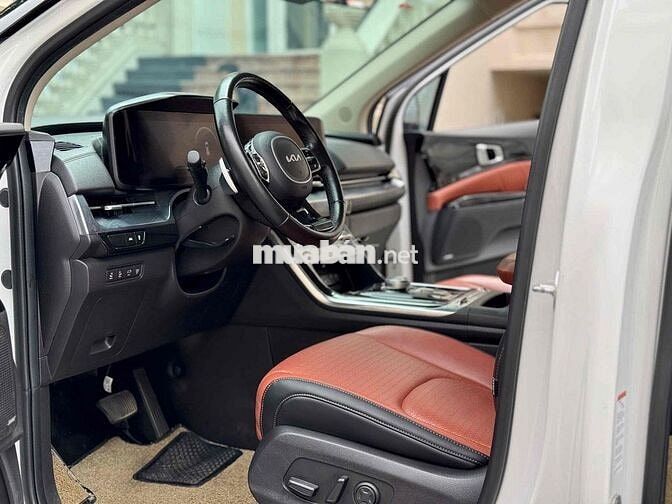 KIA Carnival Signature 2.2D 2022 Trắng