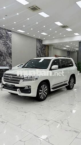 Land Cruiser 4.6 V8, sản xuất 2019 đẹp xuất sắc.
