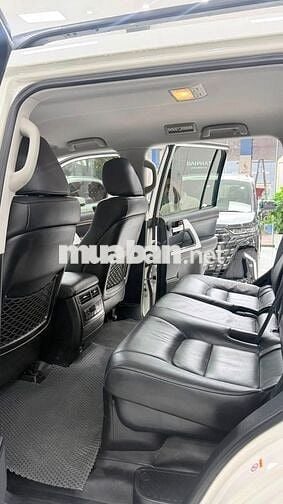 Land Cruiser 4.6 V8, sản xuất 2019 đẹp xuất sắc.