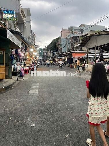 MT Nguyễn Thiệu Lâu, Q. Tân Phú dt92m2 đất đúc thật BTCT 2 lầu 4pn