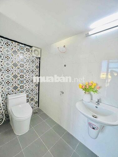 ĐẠI HỌC MỞ - VĂN THÂN - GÁC CAO- THANG MÁY