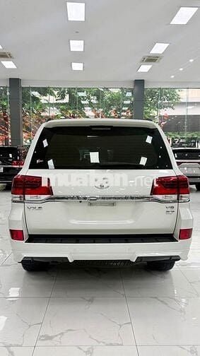 Land Cruiser 4.6 V8, sản xuất 2019 đẹp xuất sắc.
