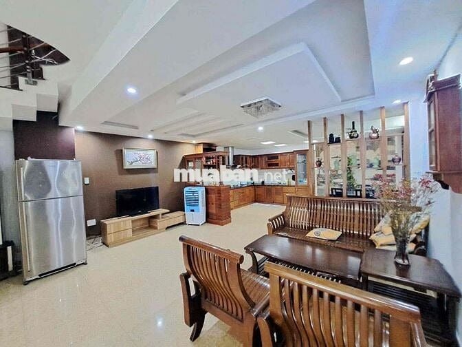 CHO THUÊ NHÀ NGUYÊN CĂN 4PN KHÉP KÍN VIEW BIỂN PHẠM VĂN ĐỒNG