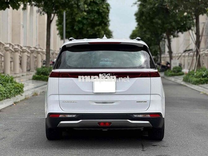 KIA Carnival Signature 2.2D 2022 Trắng