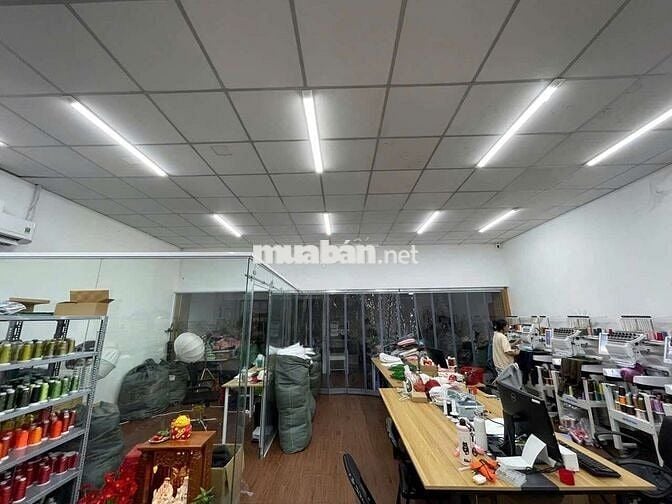 cần cho thuê xưởng PTTN . .DT 18.5 x 70  giá 115 triệu  thương Lương