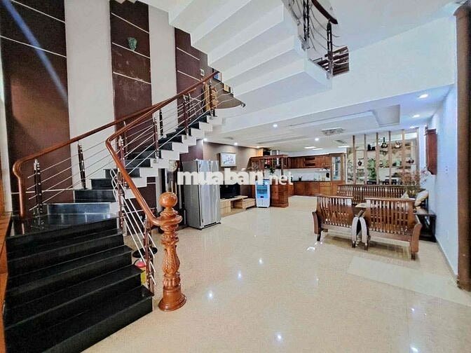 CHO THUÊ NHÀ NGUYÊN CĂN 4PN KHÉP KÍN VIEW BIỂN PHẠM VĂN ĐỒNG