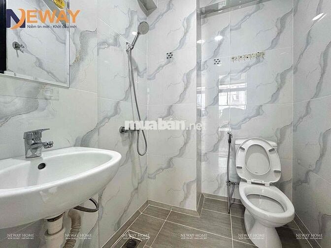 CHDV CỬA SỔ LỚN - GIÁP QUẬN 10