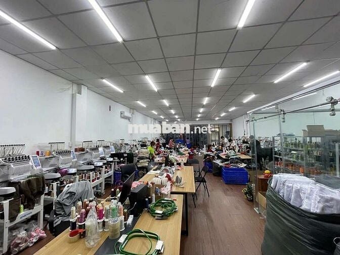 cần cho thuê xưởng PTTN . .DT 18.5 x 70  giá 115 triệu  thương Lương
