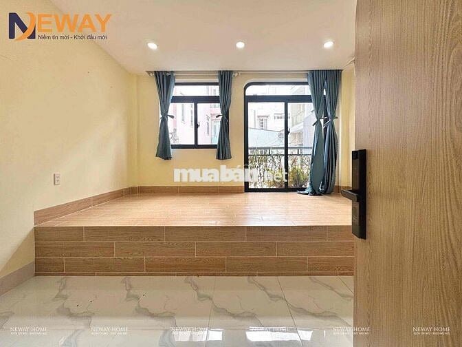 CHDV CỬA SỔ LỚN - GIÁP QUẬN 10
