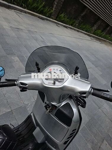 Vespa GTS 125 3vie 2015 Bạc pọt chơ