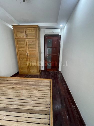 Hào Nam 20m ra Phố 6 tầng Thang máy Dt 40m ngõ 3m 11,88 tỷ.