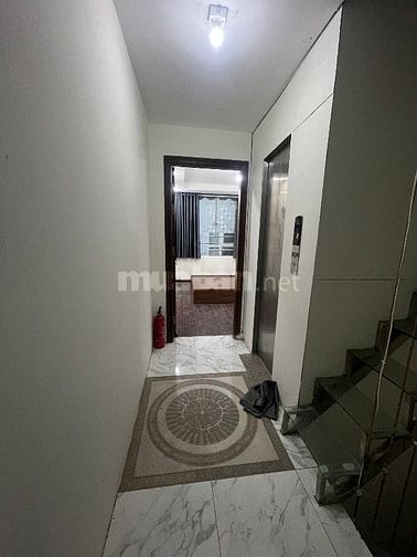 Hào Nam 20m ra Phố 6 tầng Thang máy Dt 40m ngõ 3m 11,88 tỷ.