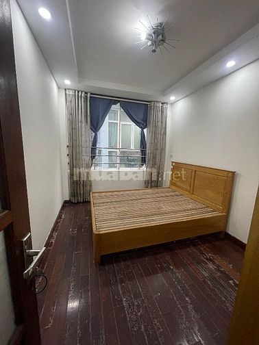 Hào Nam 20m ra Phố 6 tầng Thang máy Dt 40m ngõ 3m 11,88 tỷ.