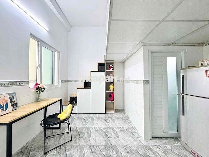 CHỈ 4TR – STUDIO FULL NỘI THẤT CÓ BAN CÔNG | GẦN ETOWN – SÂN BAY T3