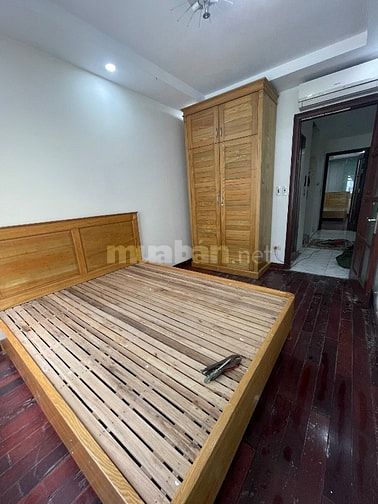 Hào Nam 20m ra Phố 6 tầng Thang máy Dt 40m ngõ 3m 11,88 tỷ.