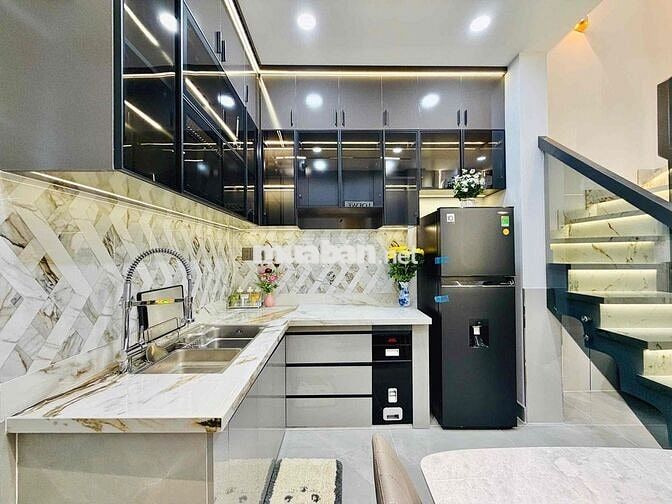 Nhà mới đẹp lung linh ngay phan huy ích đối diện siêu thị Emat 2pn 3WC