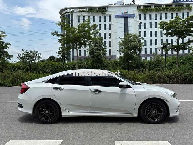 Honda Civic 2021 Trắng 5 chỗ
