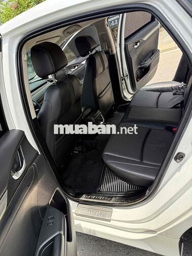 Honda Civic 2021 Trắng 5 chỗ