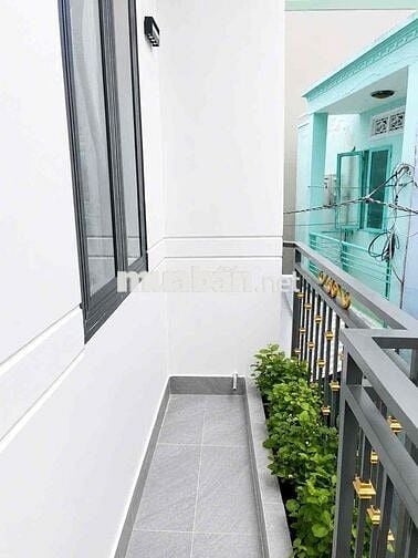 BÁN NHÀ SÁT Q7, CÁCH HẺM XE HƠI 10M. TIỆN ÍCH ĐẦY ĐỦ, DÂN CƯ AN NINH.