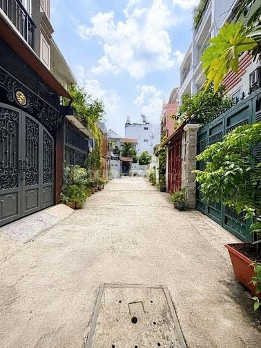 Nhà 2 tầng tiện xây mới, DT 4.1x20m, CN 86m2, HXH Nơ Trang Long