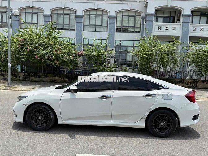 Honda Civic 2021 Trắng 5 chỗ