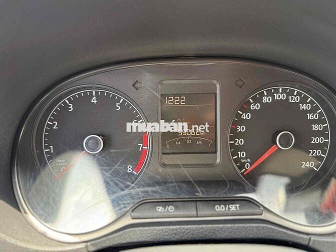 Volkswagen Polo 1.6 AT Trắng 60000 km